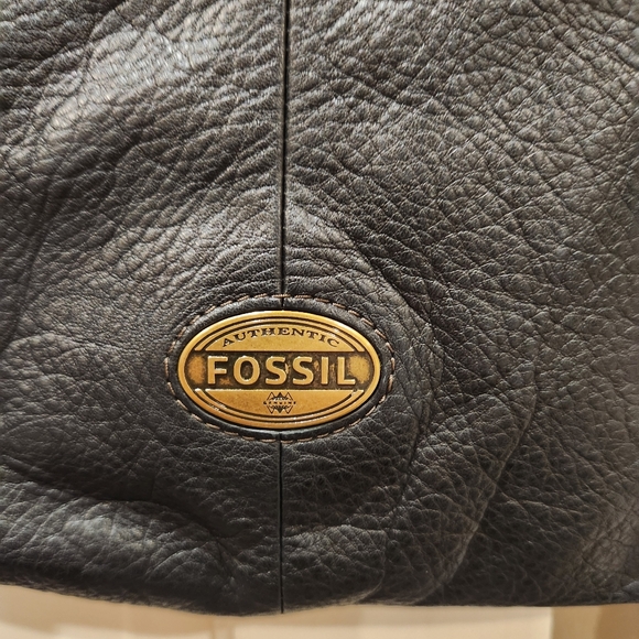Fossil Explorer Black Leather Purse - Picture 10 of 10